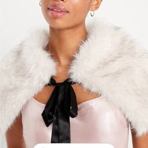 Old Navy faux fur stole. Like New.